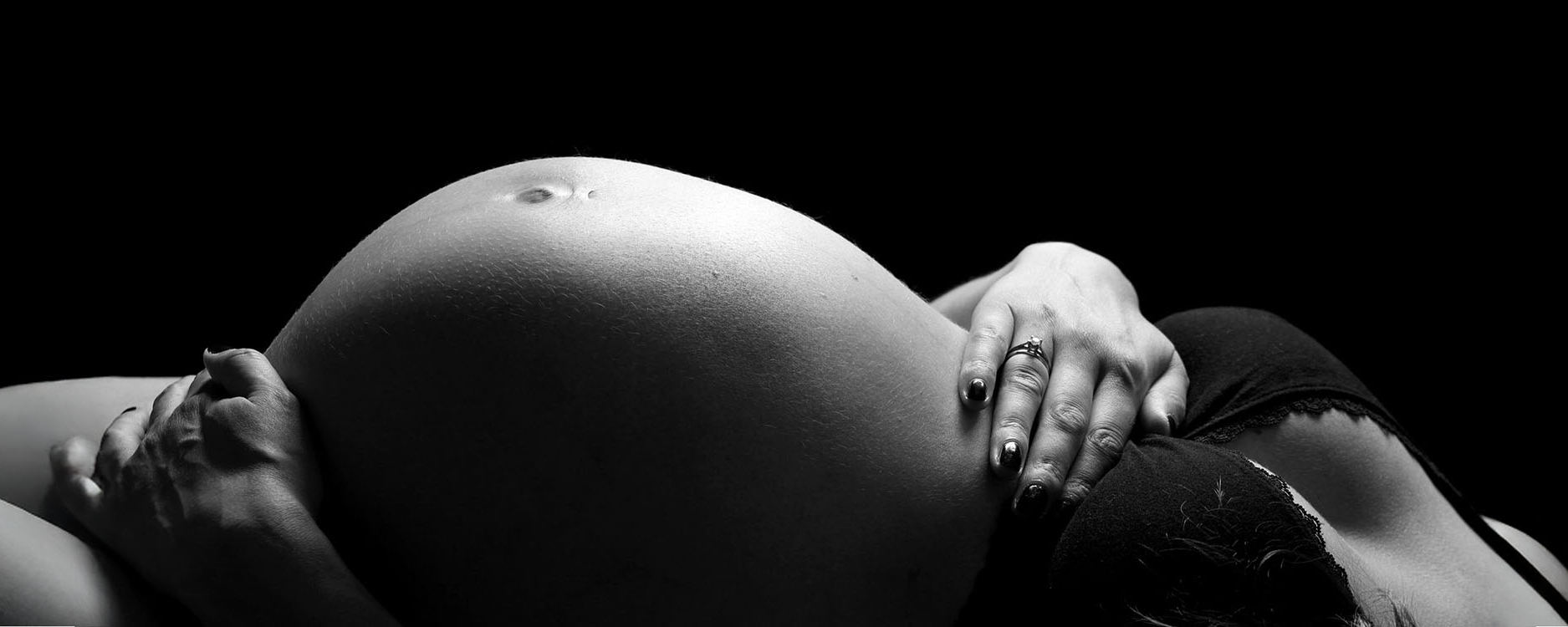 Babybauchshooting in Hamburg – natürliche Babybauchfotos von Das Andere Fotoshooting