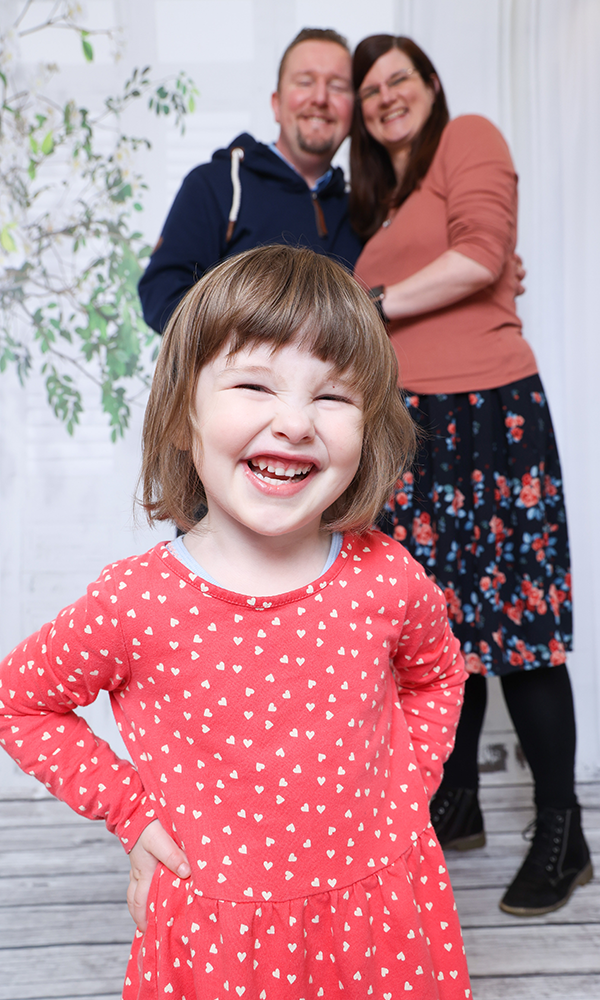 Familienfotos Hamburg – Familie beim Familienshooting von Das Andere Fotoshooting
