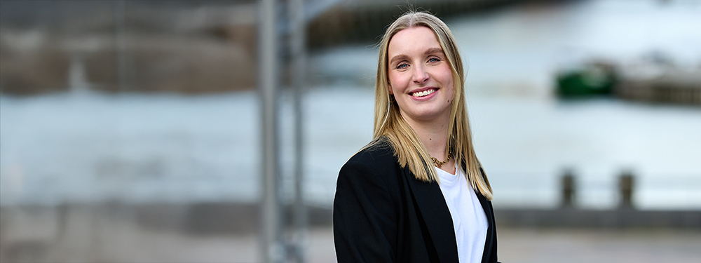 Business-Fotoshooting Hamburg – Businessportrait im Querformat